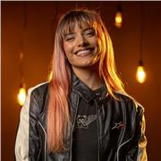 Coach vocal (+15 años de experiencia – La Voz – Colaboraciones con artistas internacionales – Más de 50 clientes internacionales)